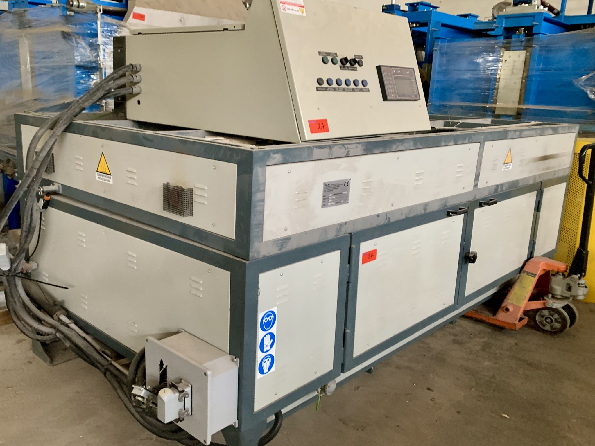 Sale of a complete warehouse of machinery for the glass industry in Spain-14