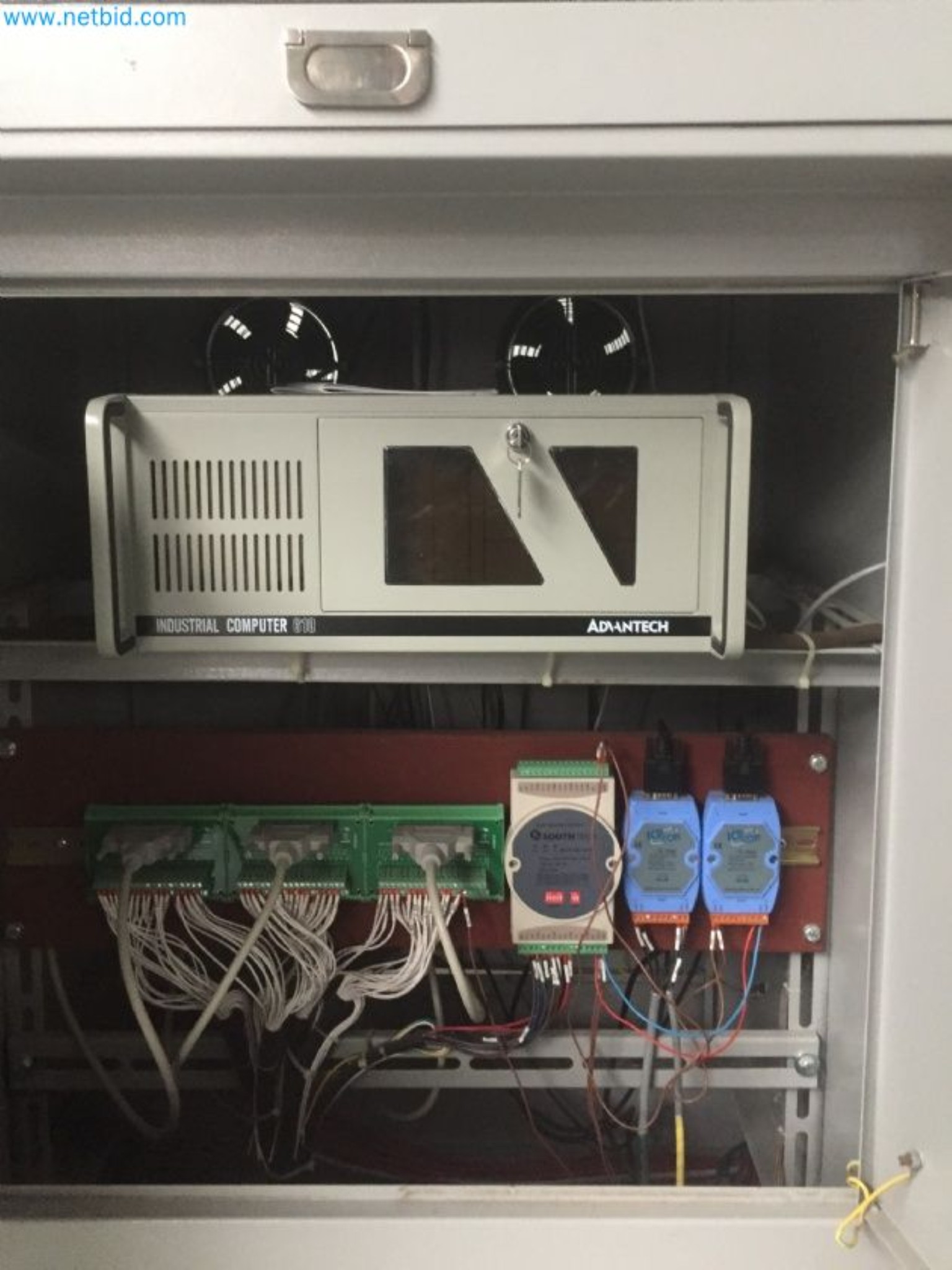 Sale of a complete warehouse of machinery for the glass industry in Spain-2