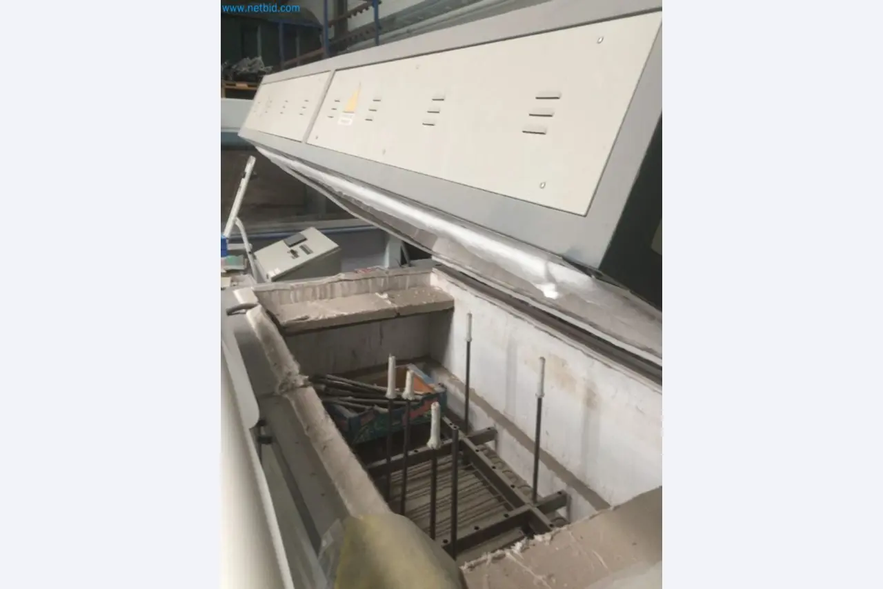 Sale of a complete warehouse of machinery for the glass industry in Spain-3