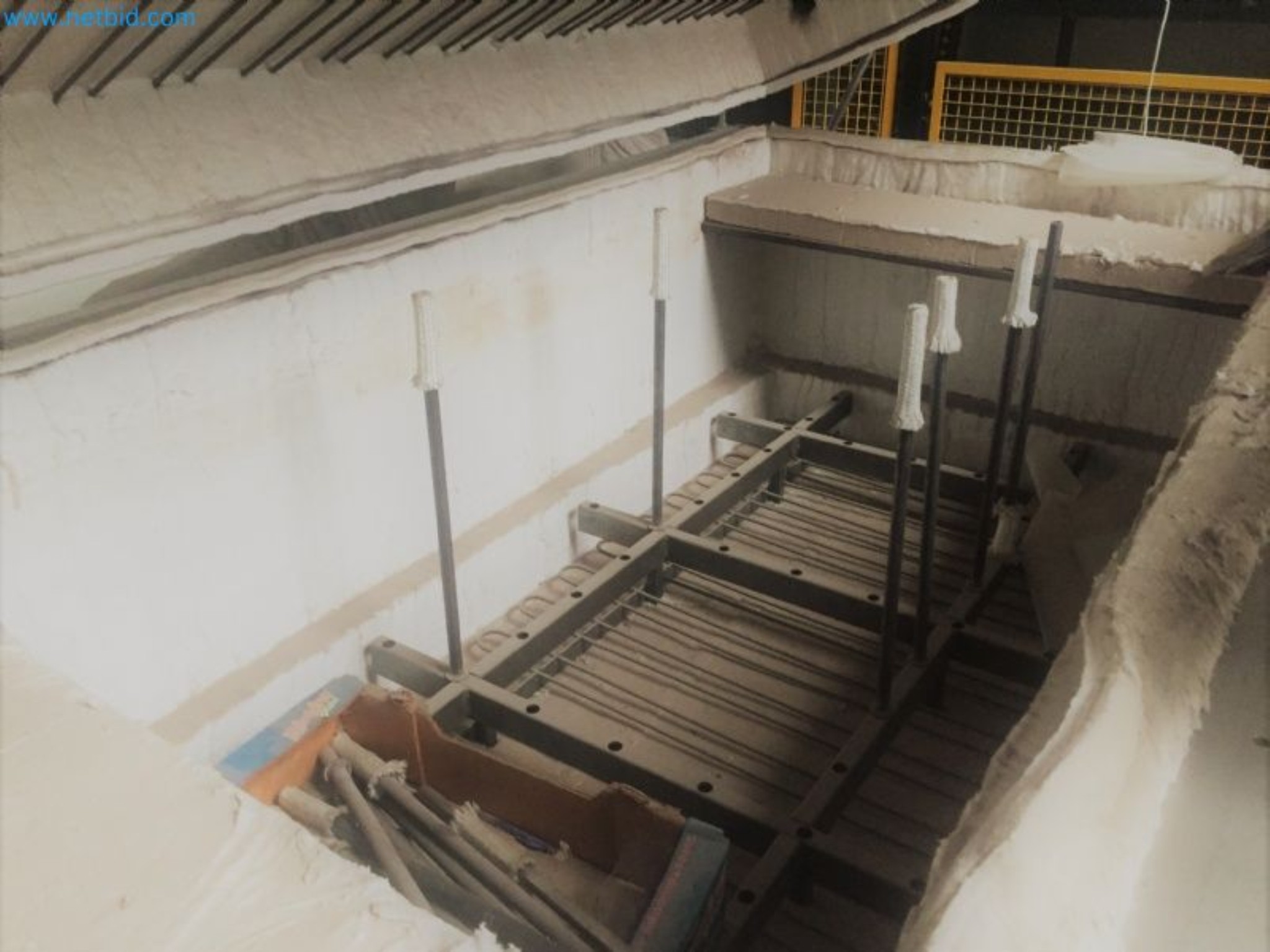 Sale of a complete warehouse of machinery for the glass industry in Spain-4