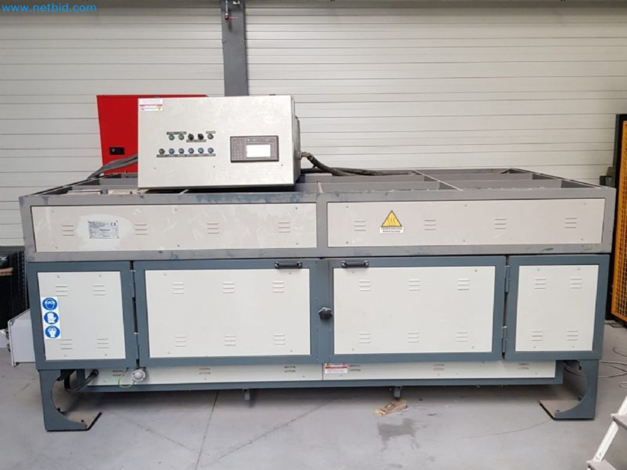 Sale of a complete warehouse of machinery for the glass industry in Spain-7