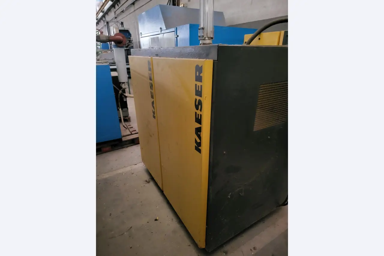 Sale of a complete warehouse of machinery for the glass industry in Spain-11