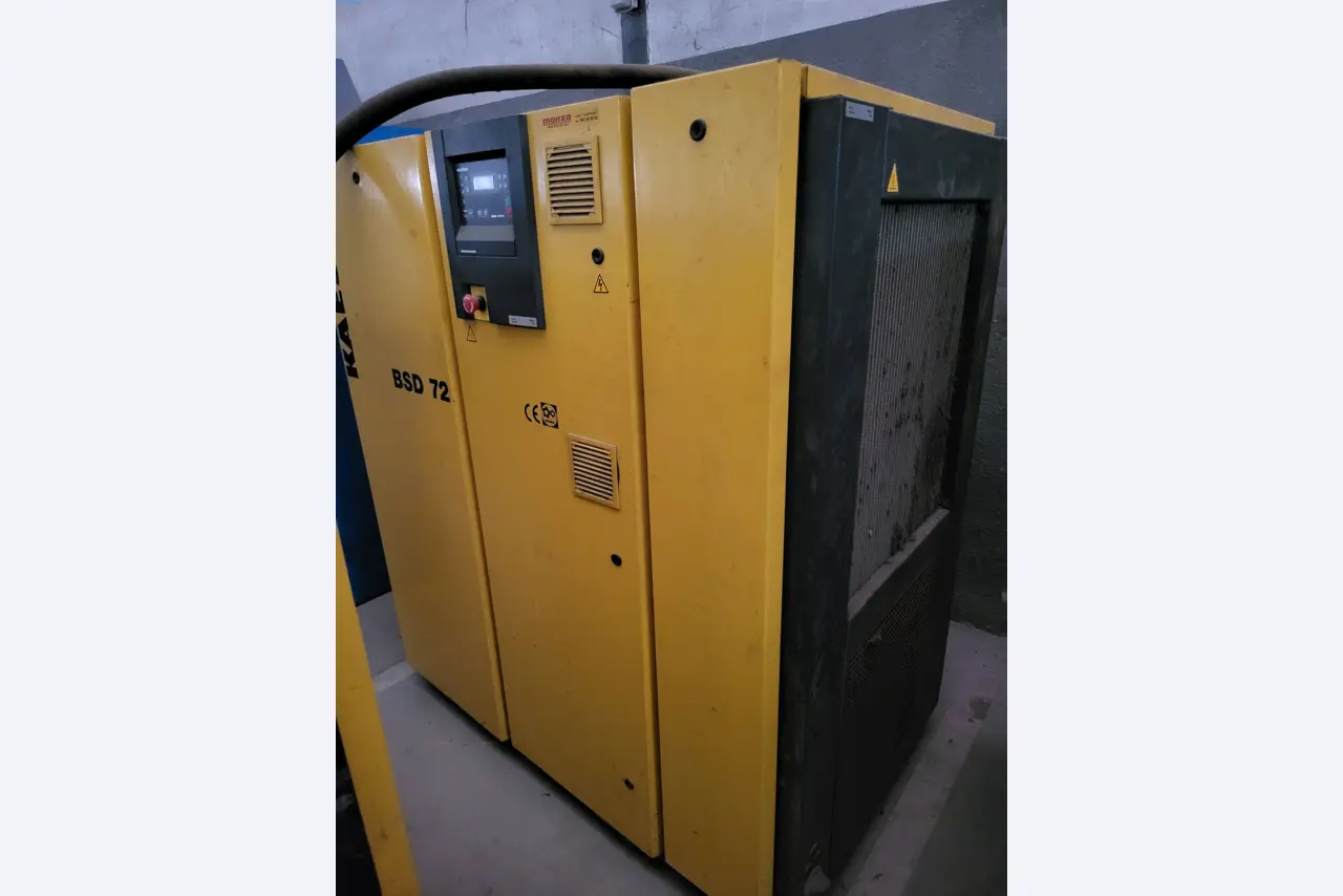 Sale of a complete warehouse of machinery for the glass industry in Spain-12