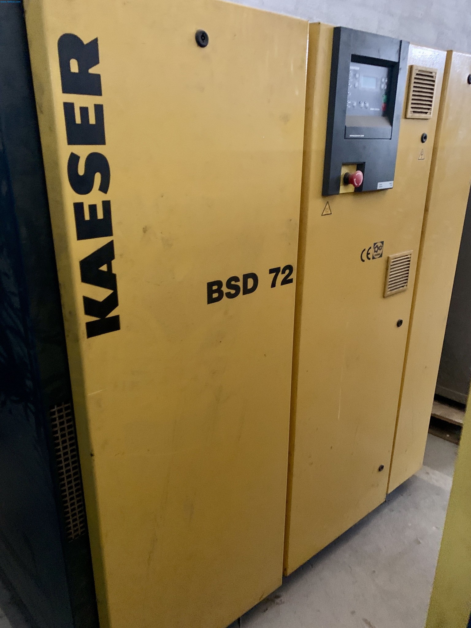 Sale of a complete warehouse of machinery for the glass industry in Spain-13