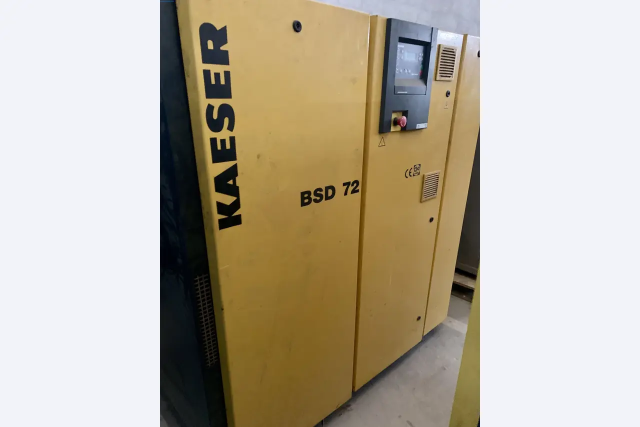 Sale of a complete warehouse of machinery for the glass industry in Spain-13