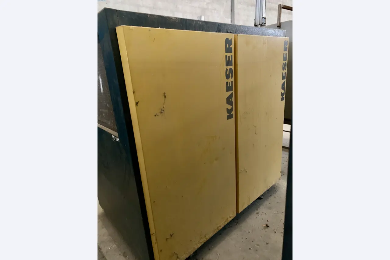 Sale of a complete warehouse of machinery for the glass industry in Spain-14