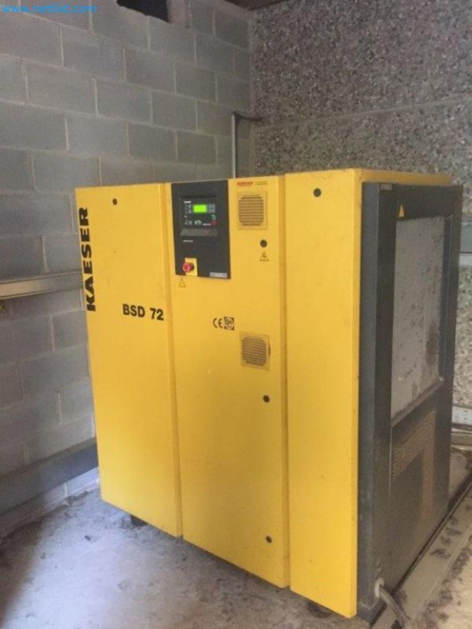 Sale of a complete warehouse of machinery for the glass industry in Spain-17