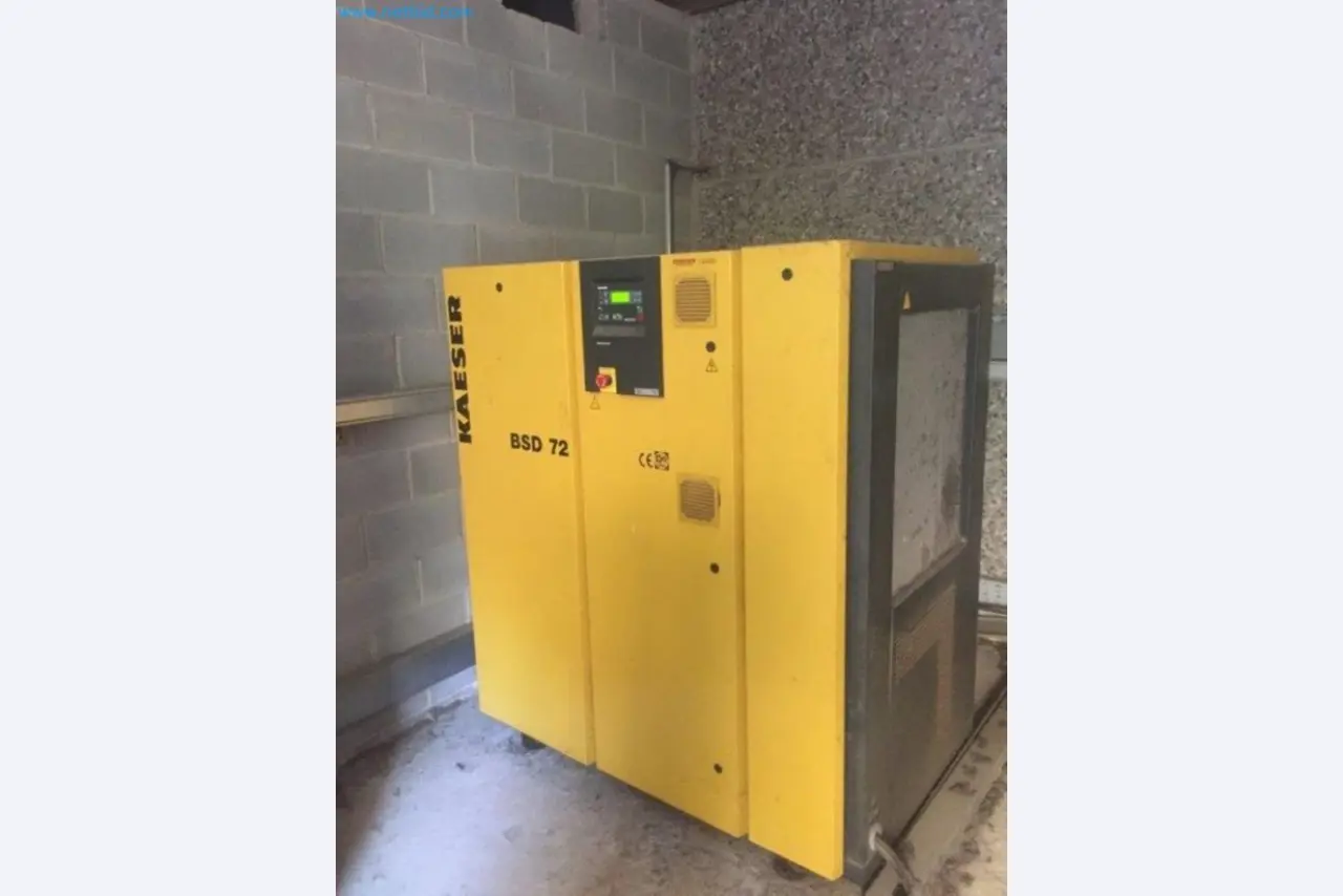 Sale of a complete warehouse of machinery for the glass industry in Spain-17