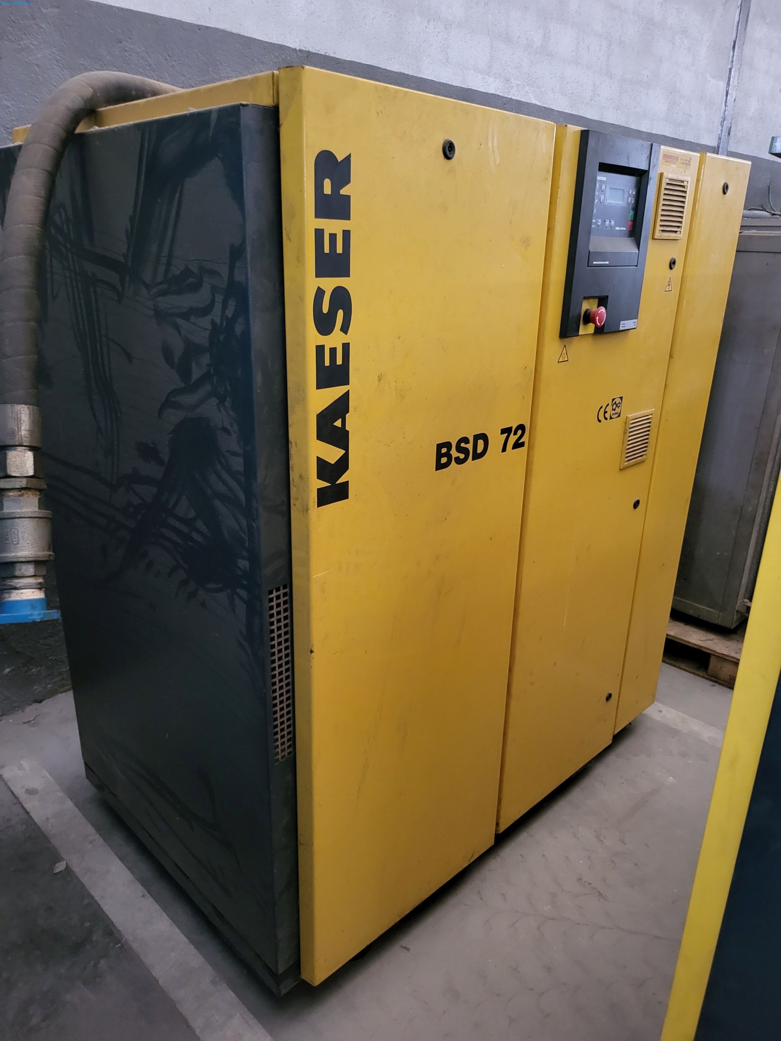 Sale of a complete warehouse of machinery for the glass industry in Spain-1