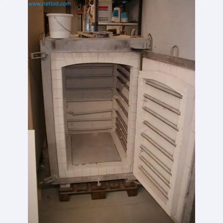 Sale of a complete warehouse of machinery for the glass industry in Spain-4