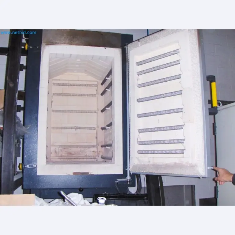 Sale of a complete warehouse of machinery for the glass industry in Spain-2