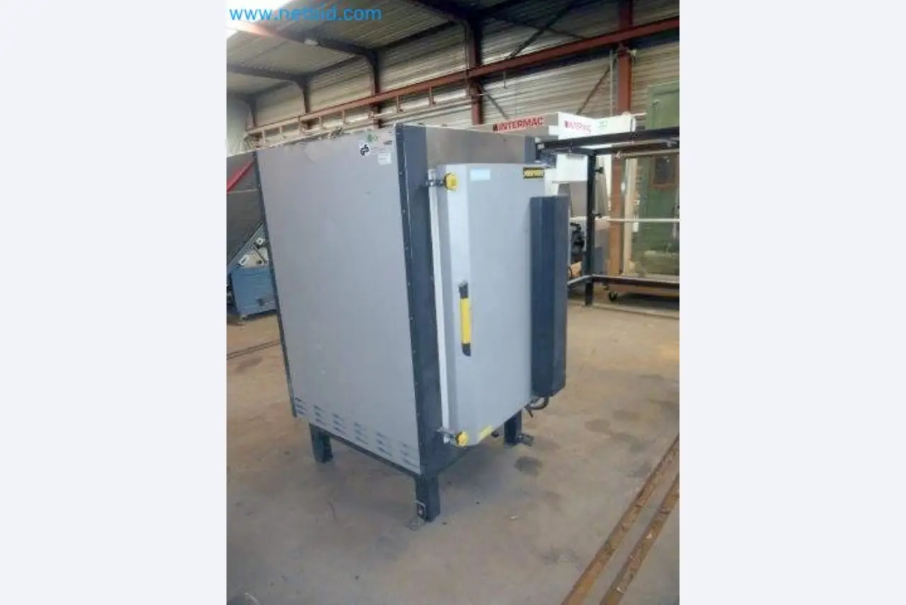 Sale of a complete warehouse of machinery for the glass industry in Spain-4