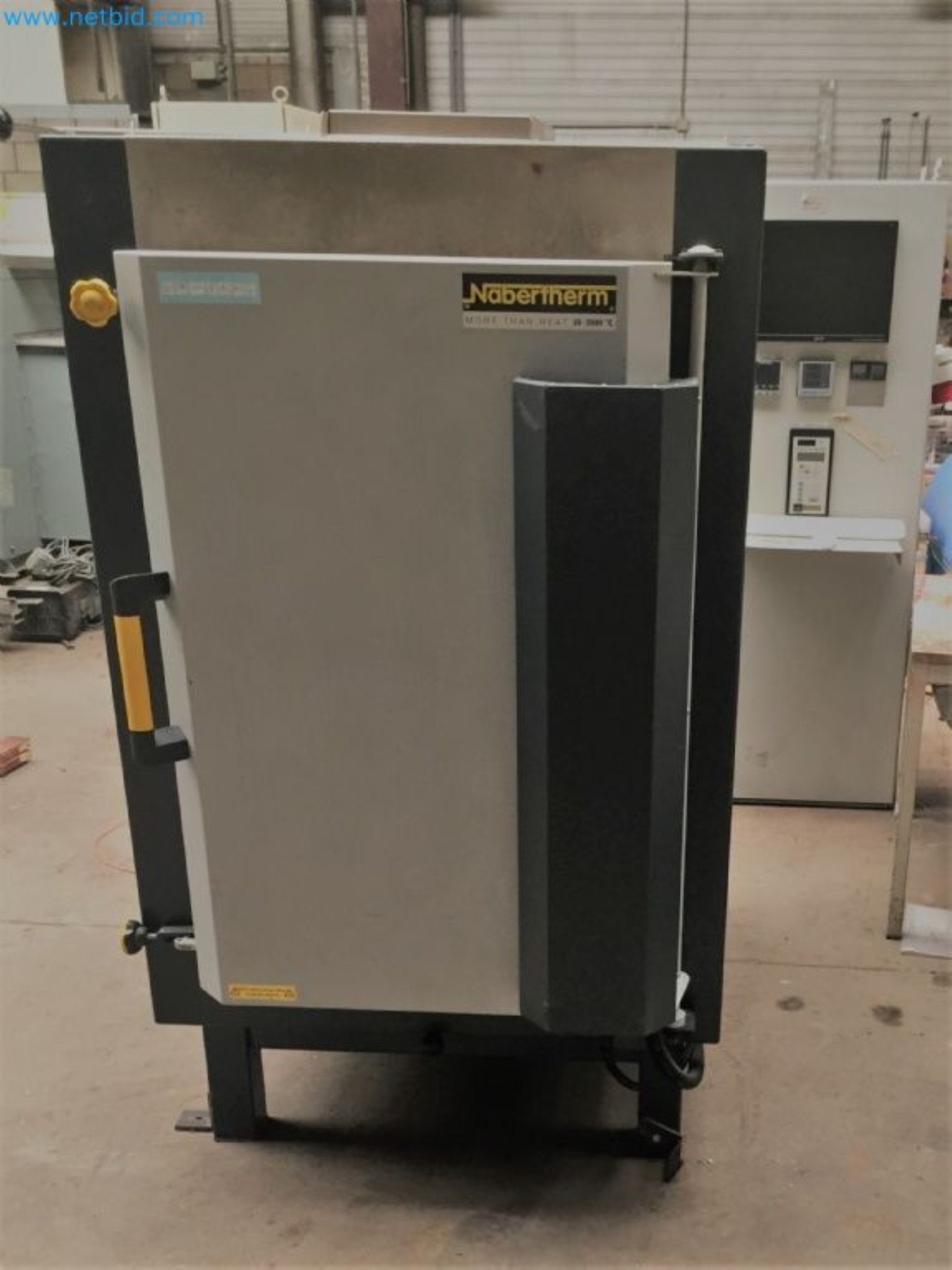 Sale of a complete warehouse of machinery for the glass industry in Spain-6