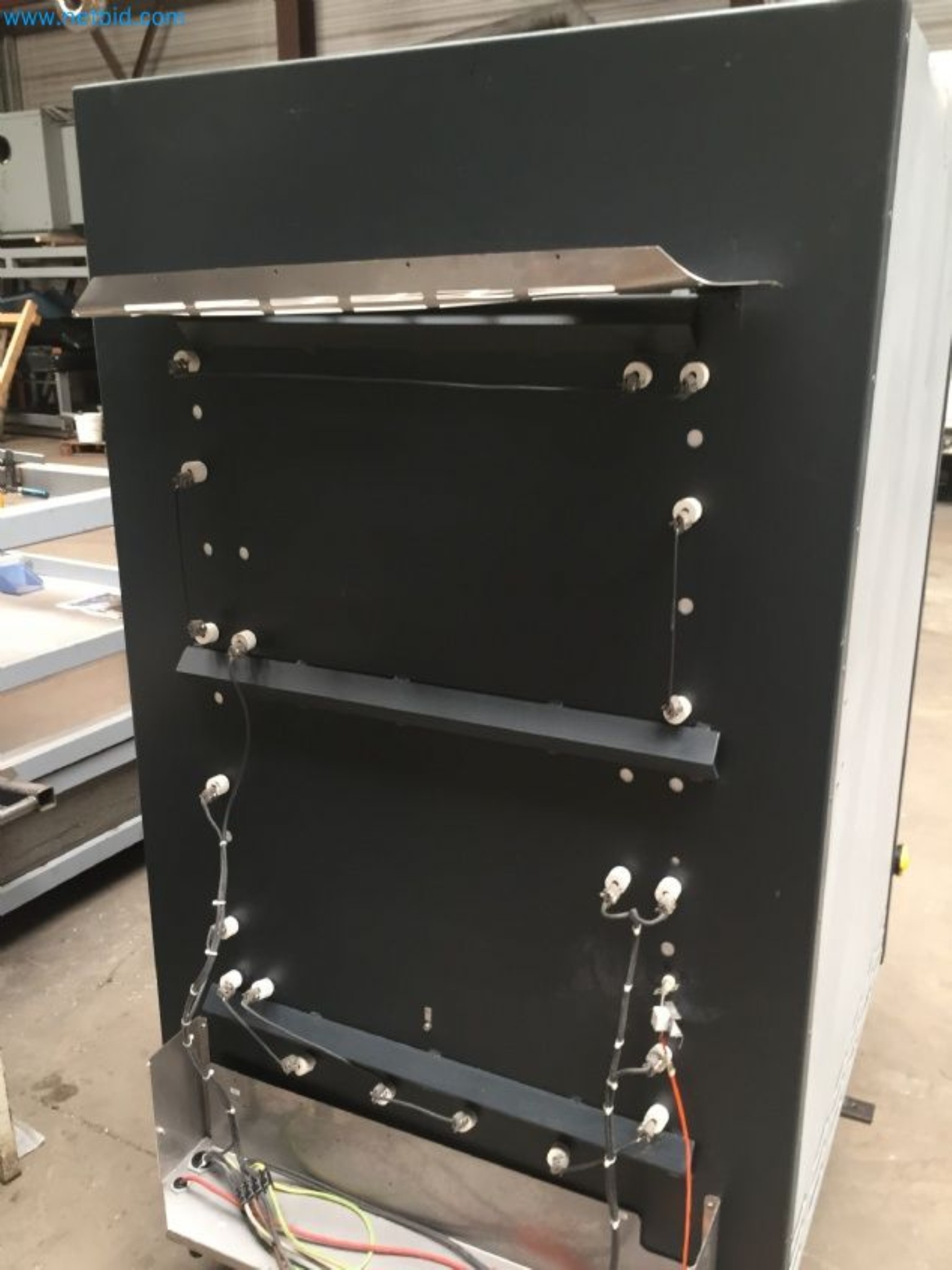 Sale of a complete warehouse of machinery for the glass industry in Spain-8