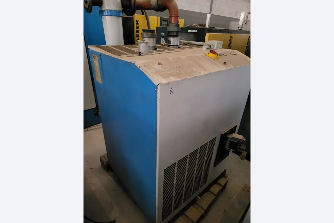 Sale of a complete warehouse of machinery for the glass industry in Spain-1