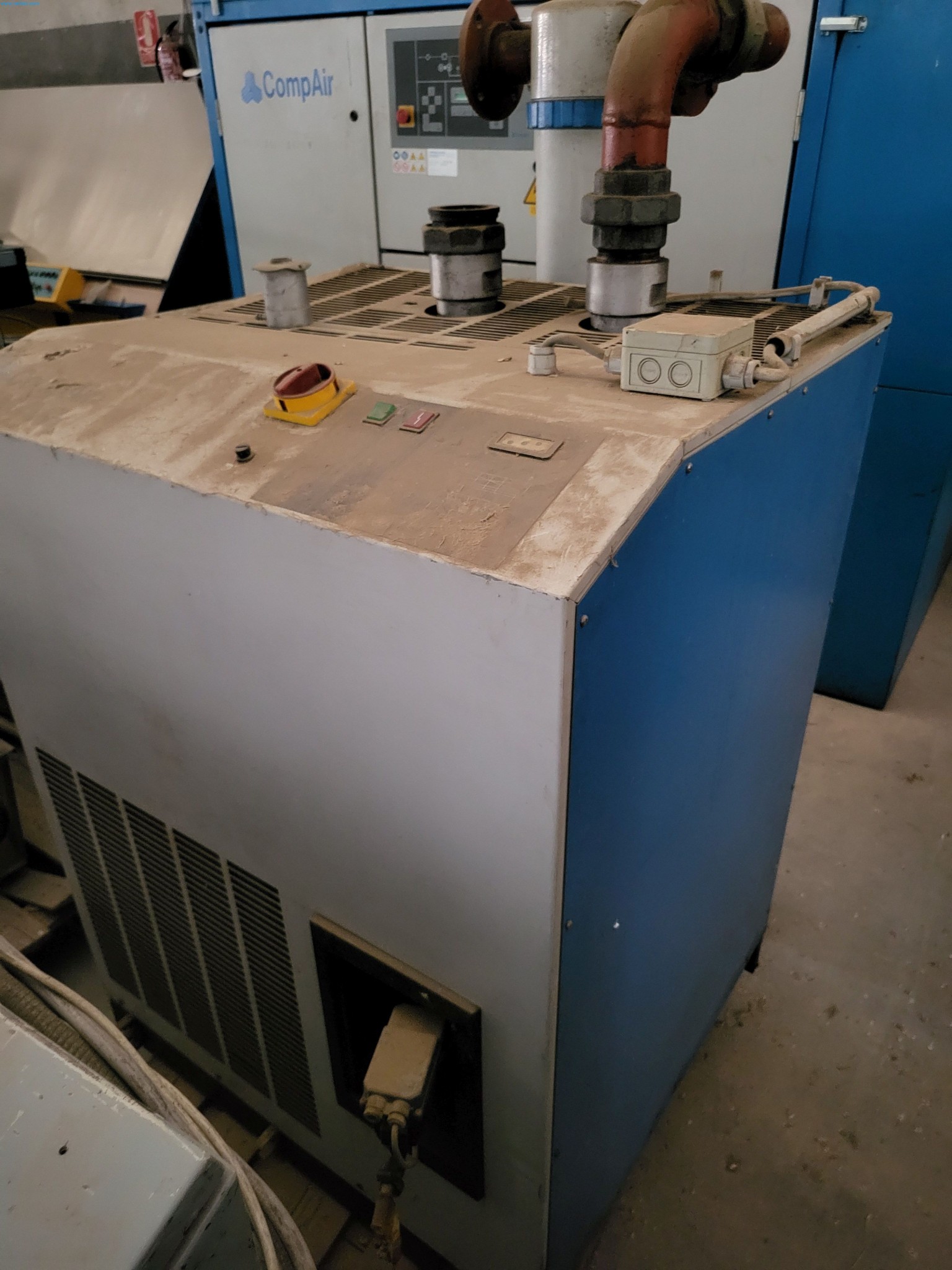 Sale of a complete warehouse of machinery for the glass industry in Spain-2