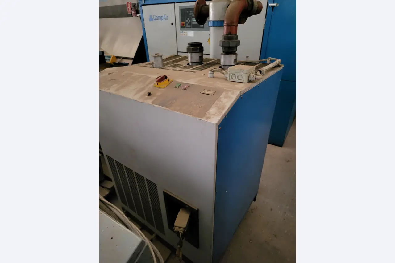 Sale of a complete warehouse of machinery for the glass industry in Spain-2