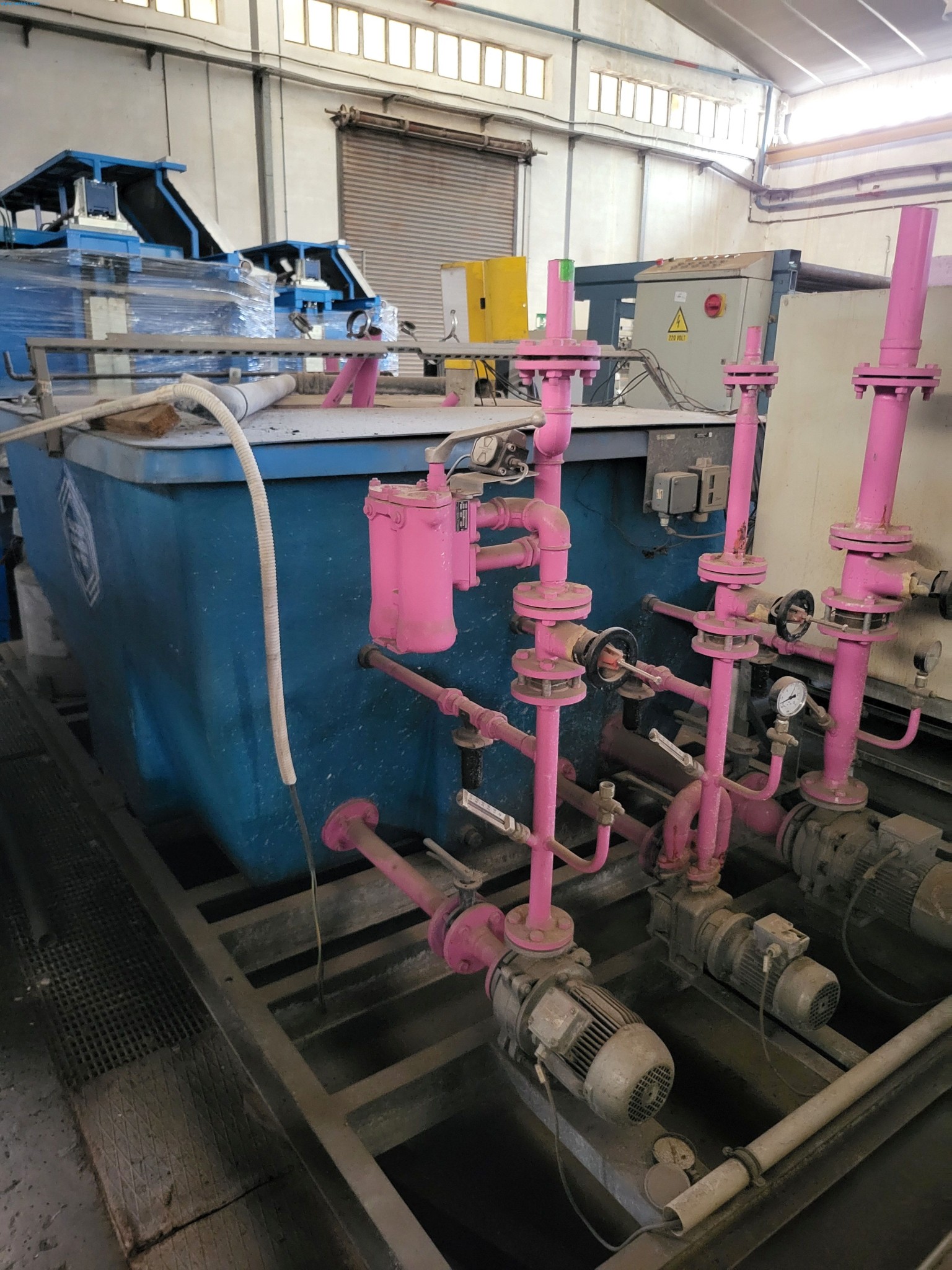 Sale of a complete warehouse of machinery for the glass industry in Spain-3