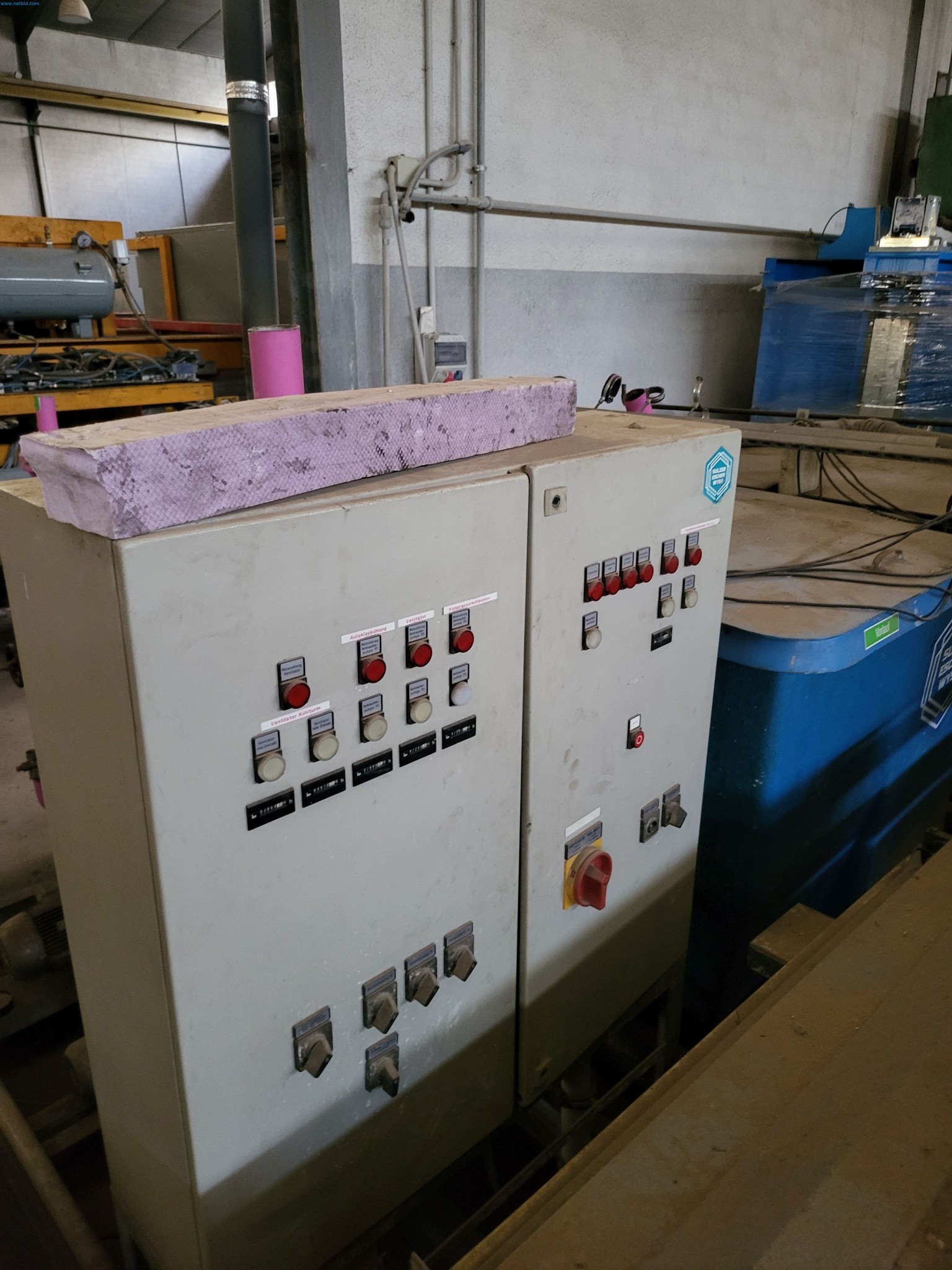 Sale of a complete warehouse of machinery for the glass industry in Spain-5