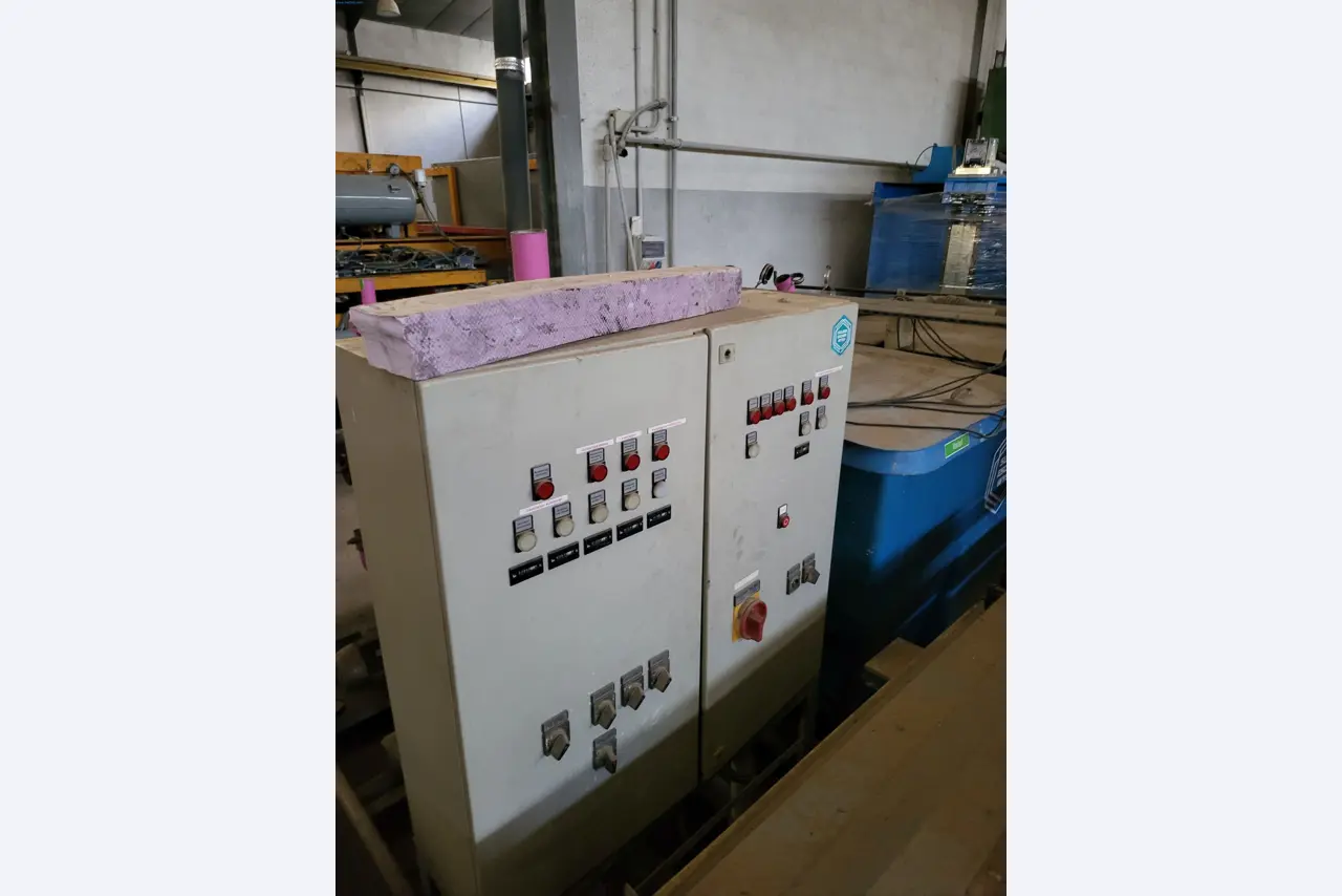 Sale of a complete warehouse of machinery for the glass industry in Spain-5