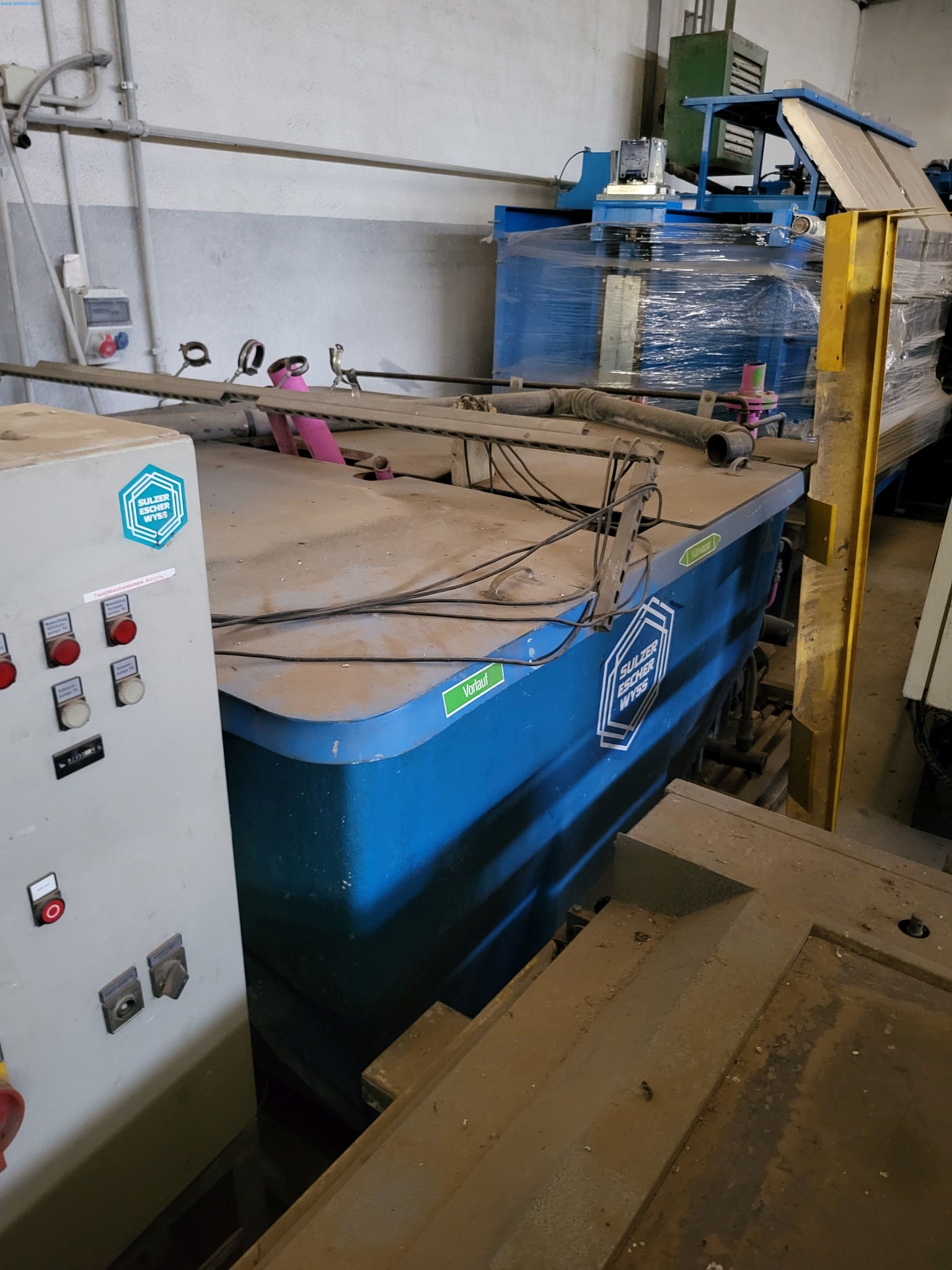 Sale of a complete warehouse of machinery for the glass industry in Spain-6