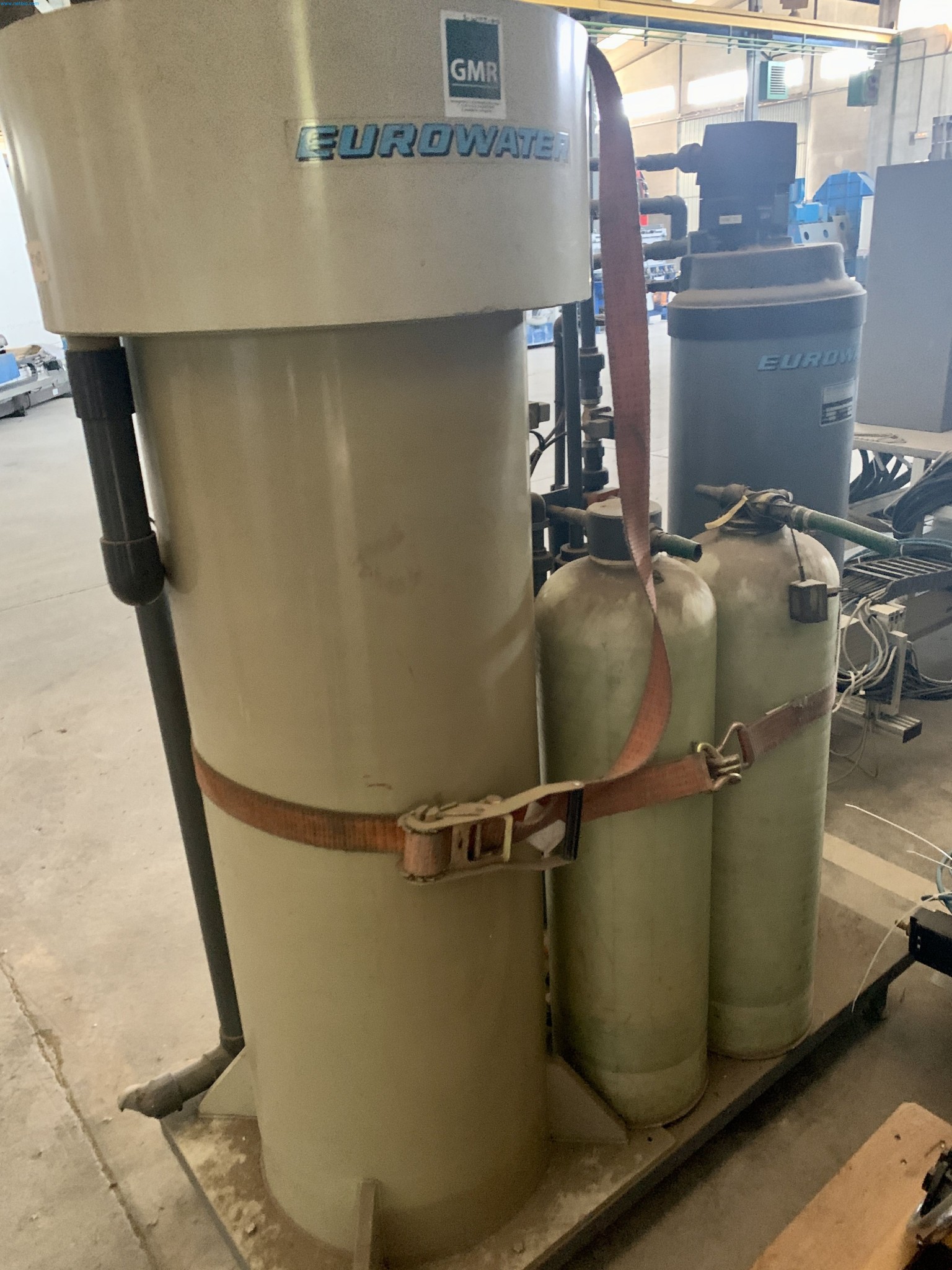 Sale of a complete warehouse of machinery for the glass industry in Spain-1