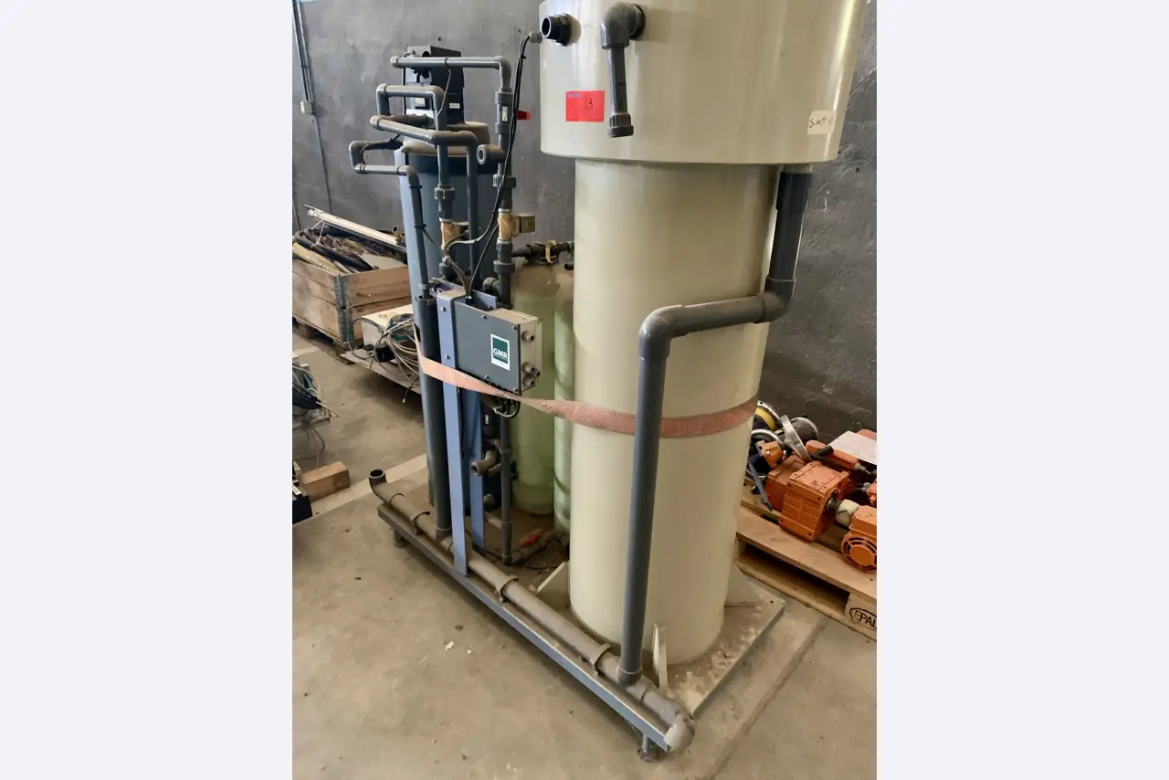 Sale of a complete warehouse of machinery for the glass industry in Spain-2