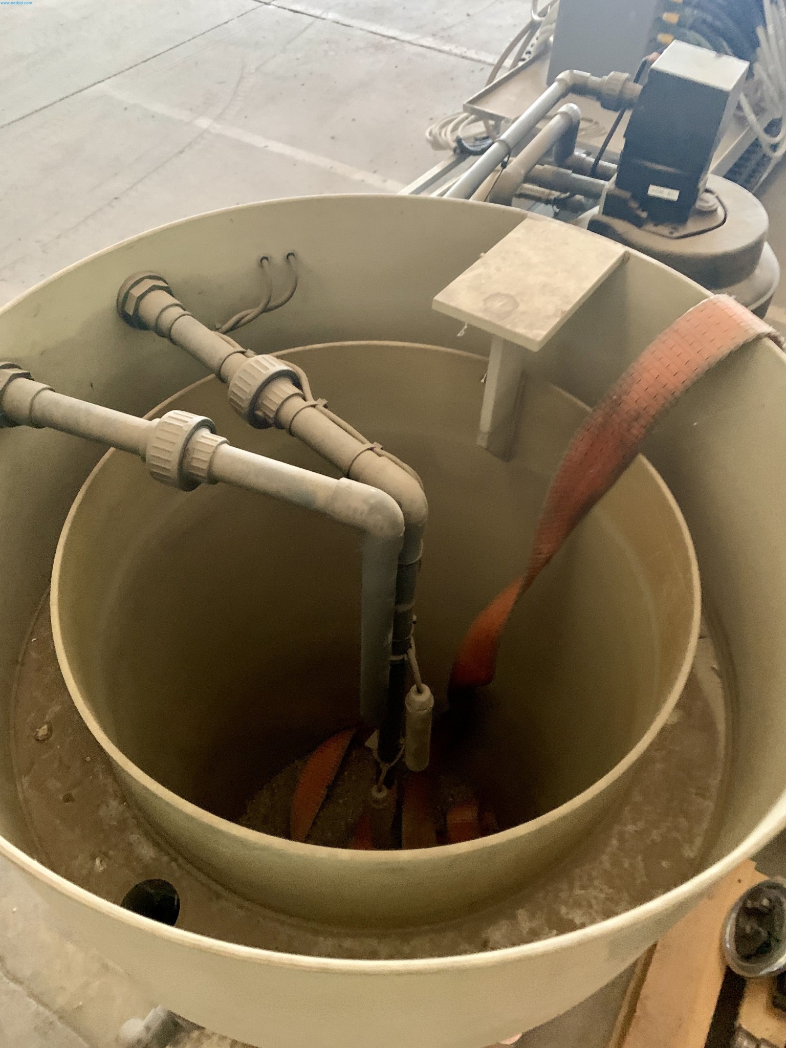 Sale of a complete warehouse of machinery for the glass industry in Spain-3