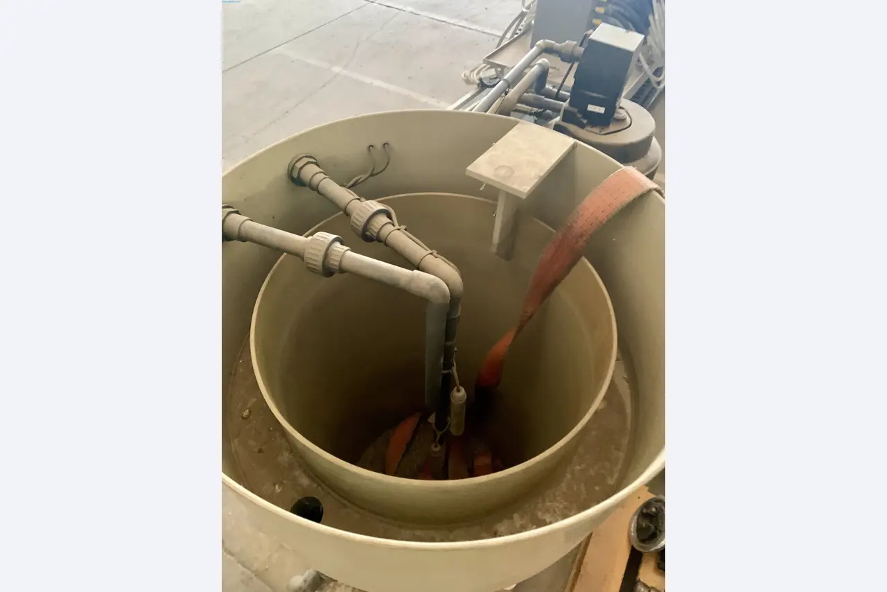 Sale of a complete warehouse of machinery for the glass industry in Spain-3