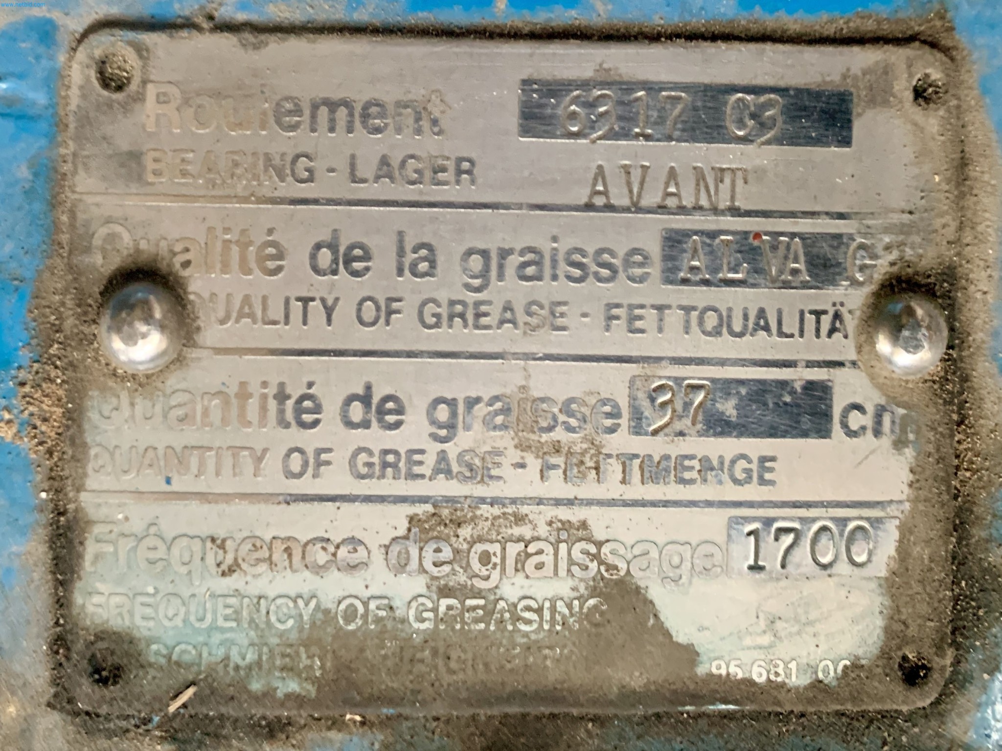 Sale of a complete warehouse of machinery for the glass industry in Spain-2