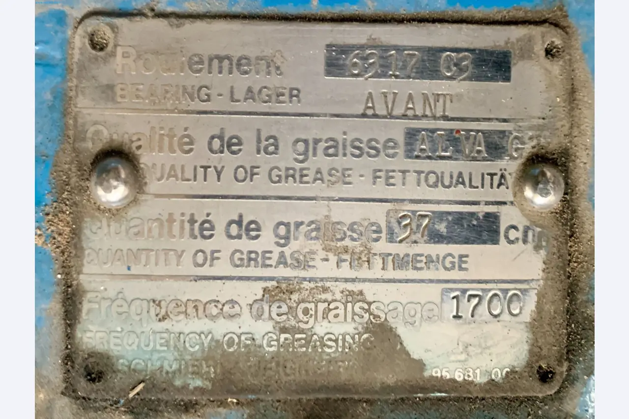 Sale of a complete warehouse of machinery for the glass industry in Spain-2