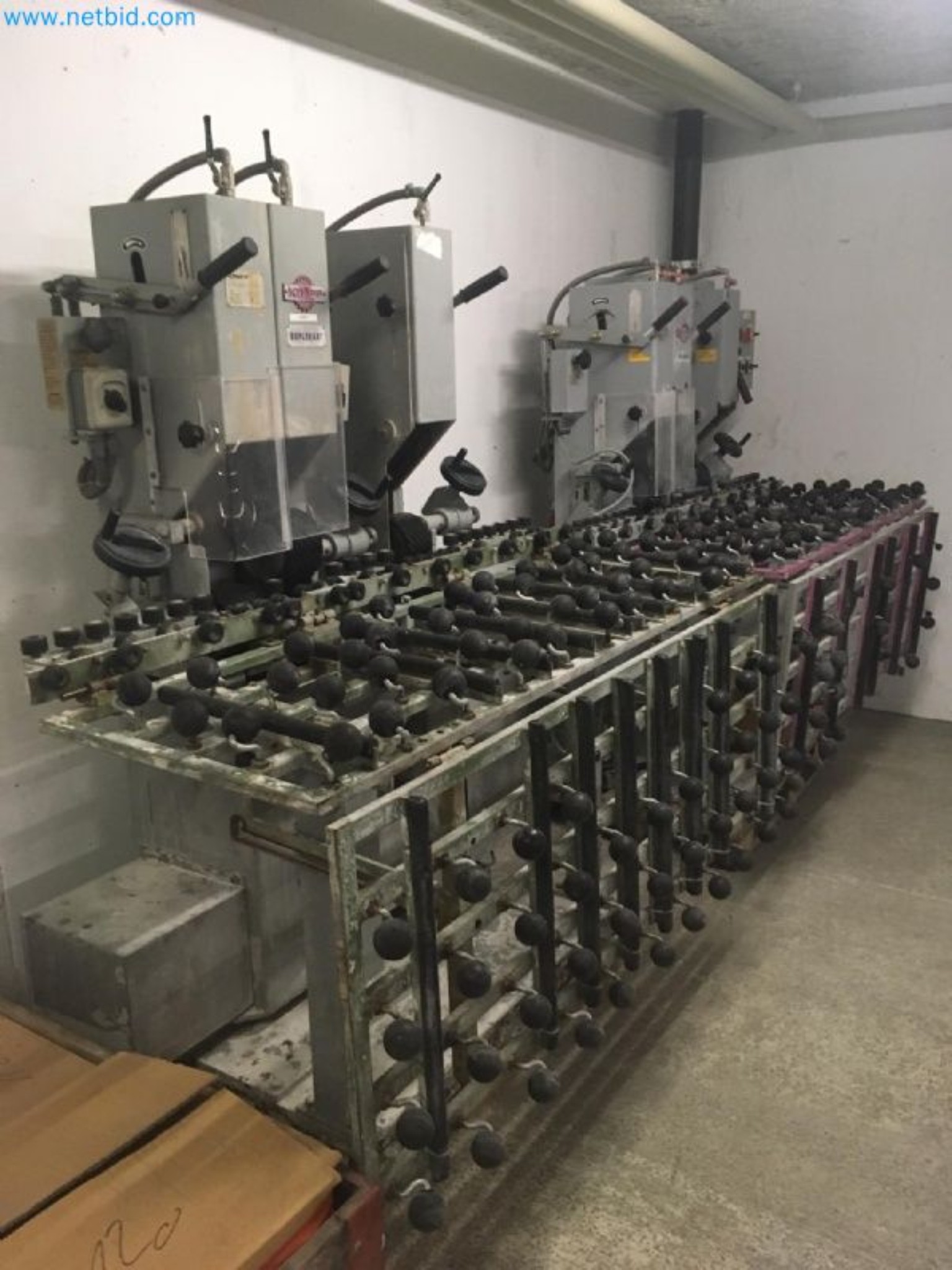 Sale of a complete warehouse of machinery for the glass industry in Spain-10