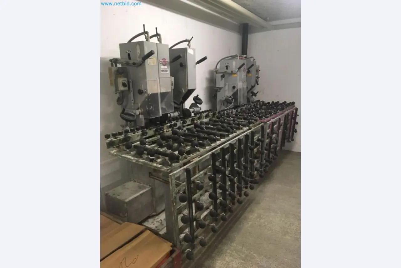 Sale of a complete warehouse of machinery for the glass industry in Spain-10