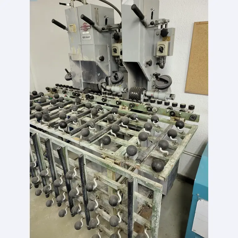 Sale of a complete warehouse of machinery for the glass industry in Spain-3