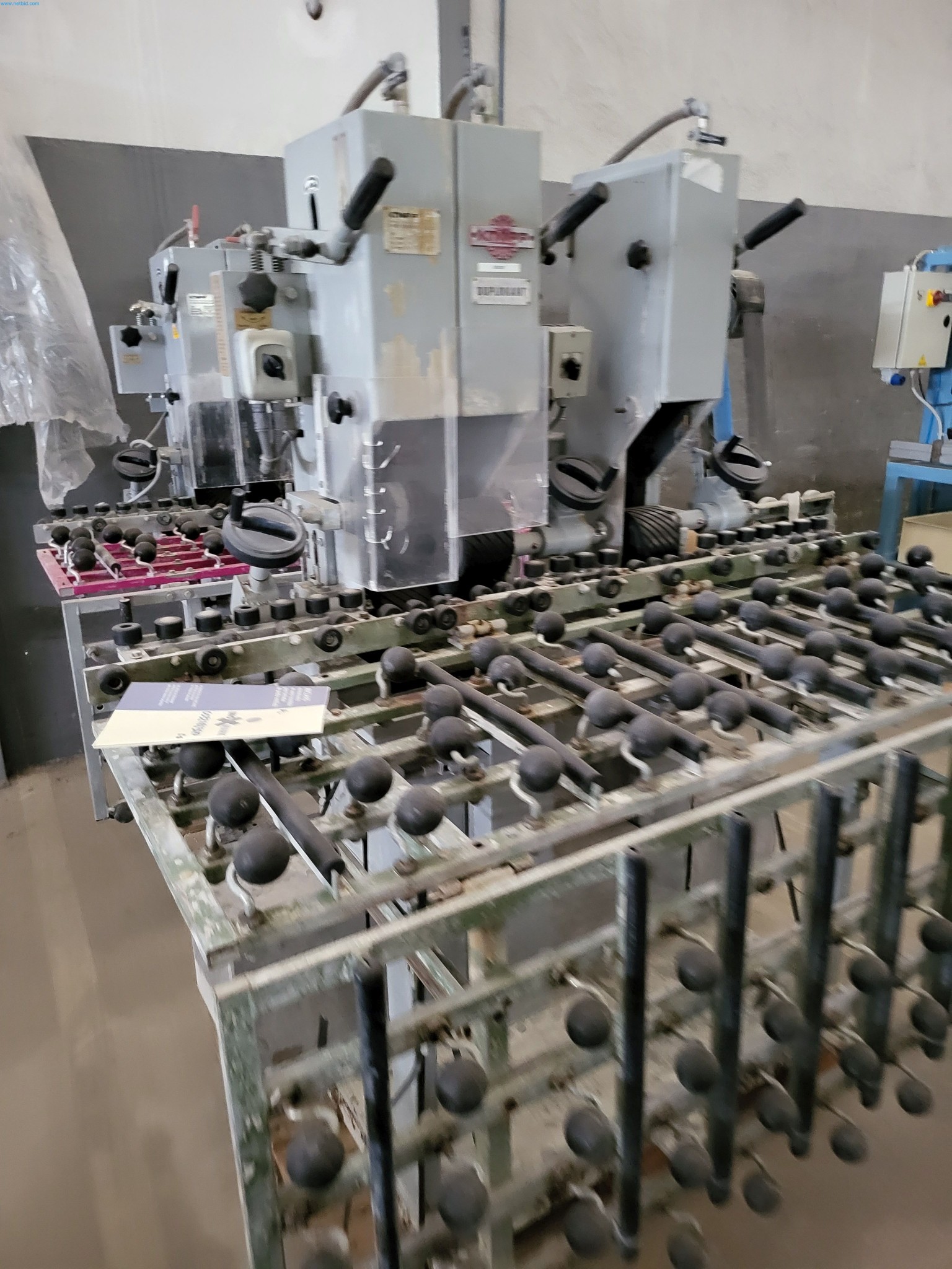 Sale of a complete warehouse of machinery for the glass industry in Spain-4