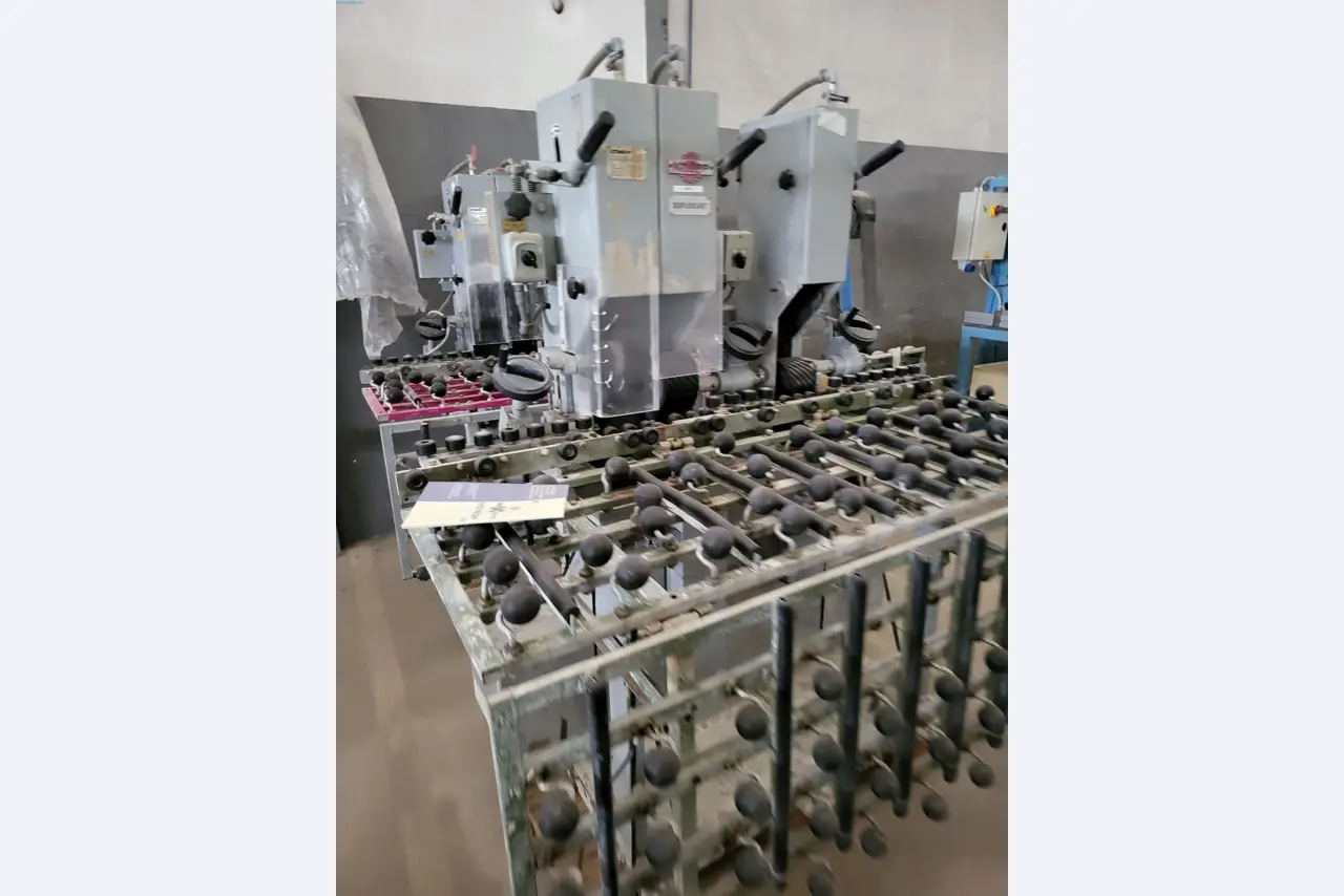 Sale of a complete warehouse of machinery for the glass industry in Spain-4