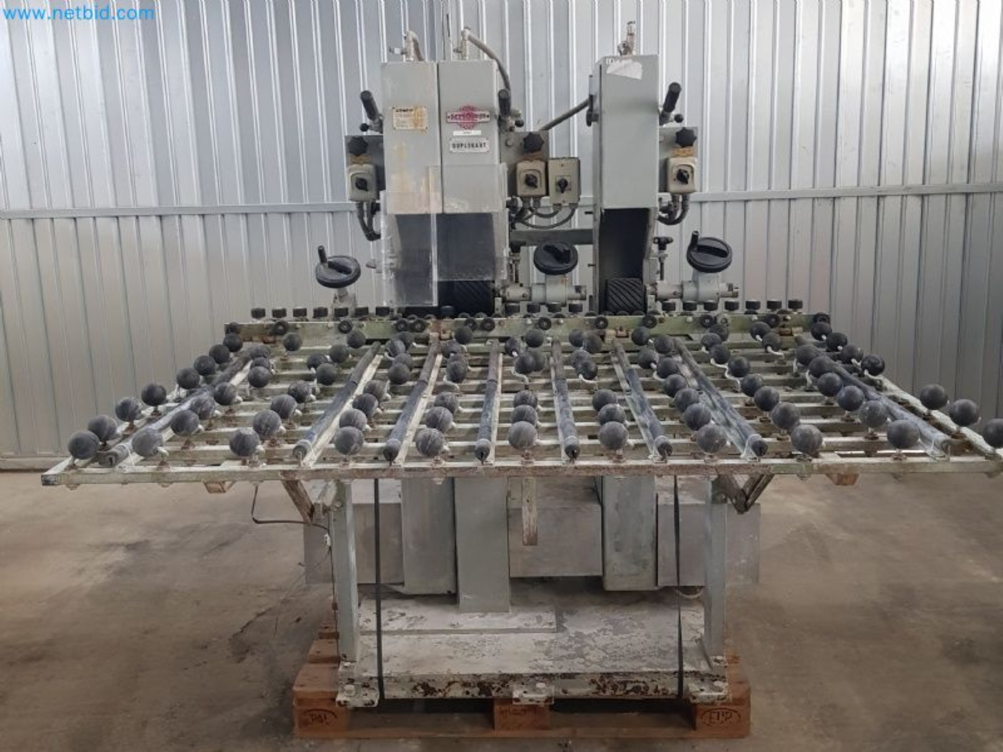 Sale of a complete warehouse of machinery for the glass industry in Spain-5