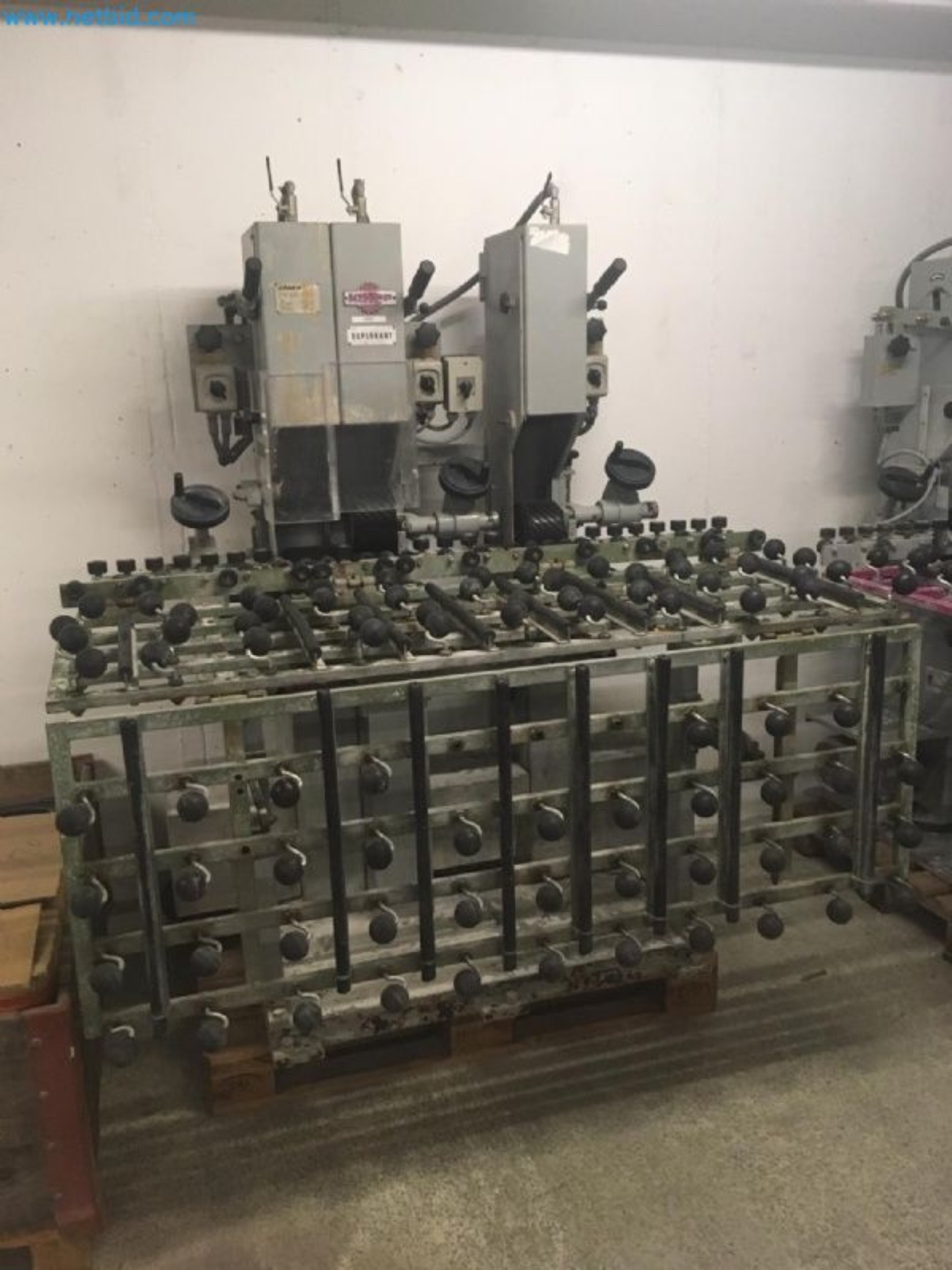 Sale of a complete warehouse of machinery for the glass industry in Spain-9