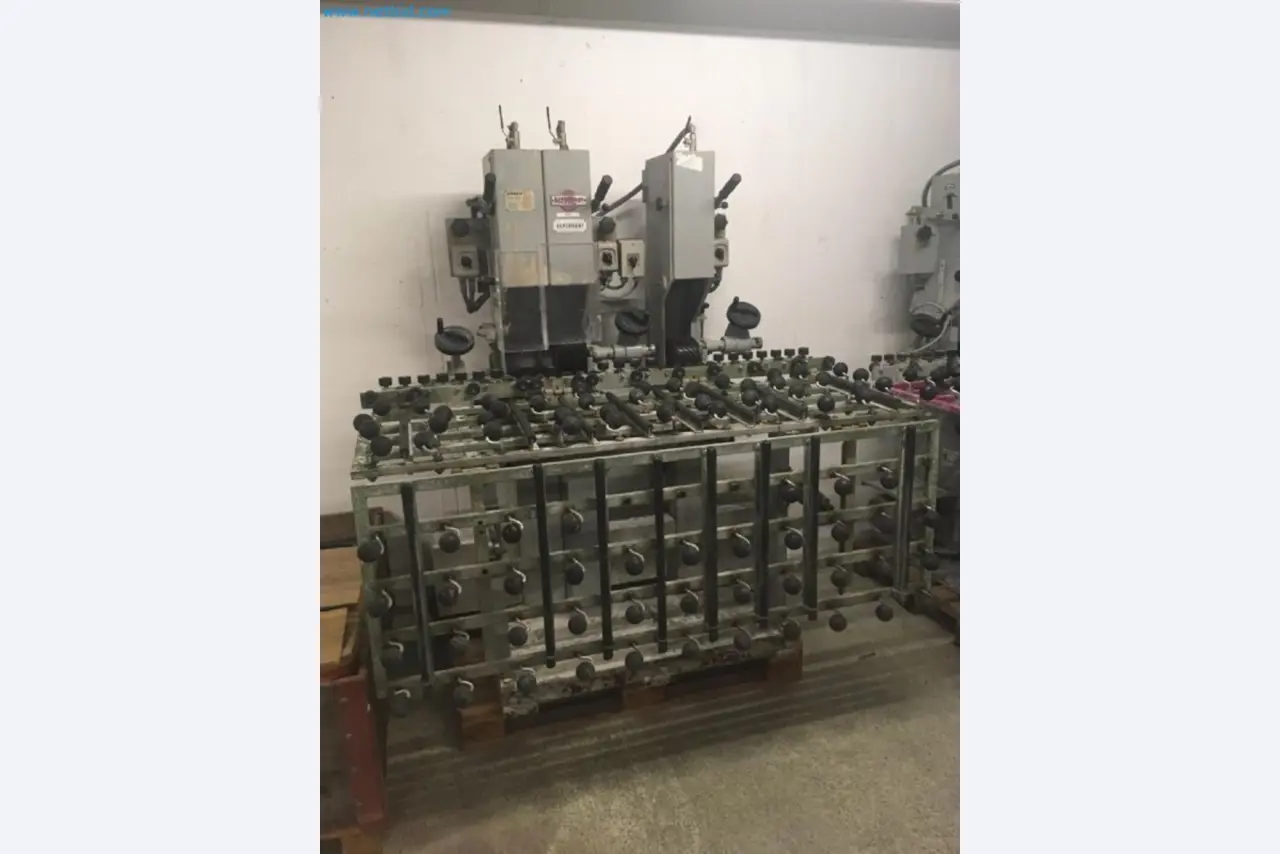 Sale of a complete warehouse of machinery for the glass industry in Spain-9