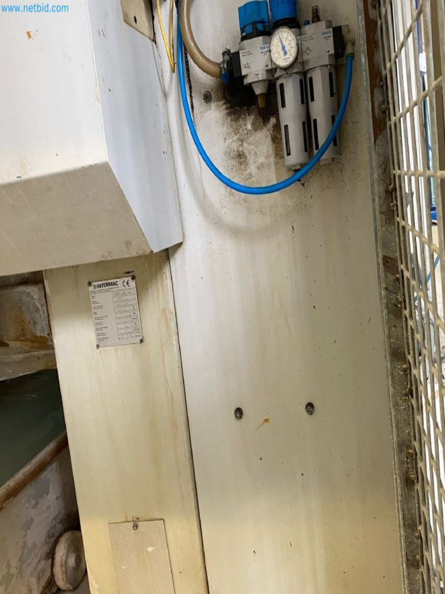 Sale of a complete warehouse of machinery for the glass industry in Spain-13