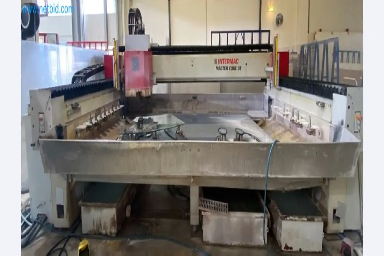 Sale of a complete warehouse of machinery for the glass industry in Spain-1