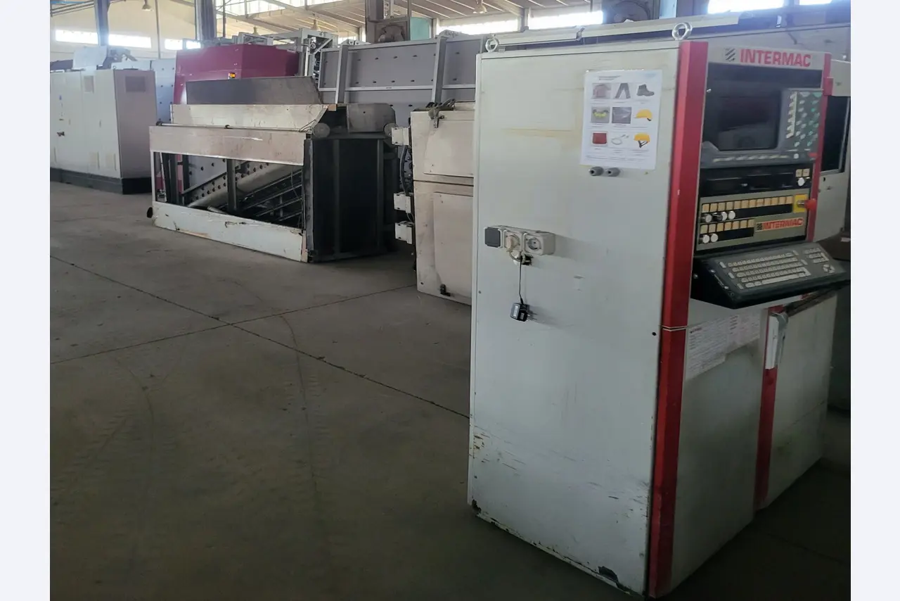 Sale of a complete warehouse of machinery for the glass industry in Spain-6