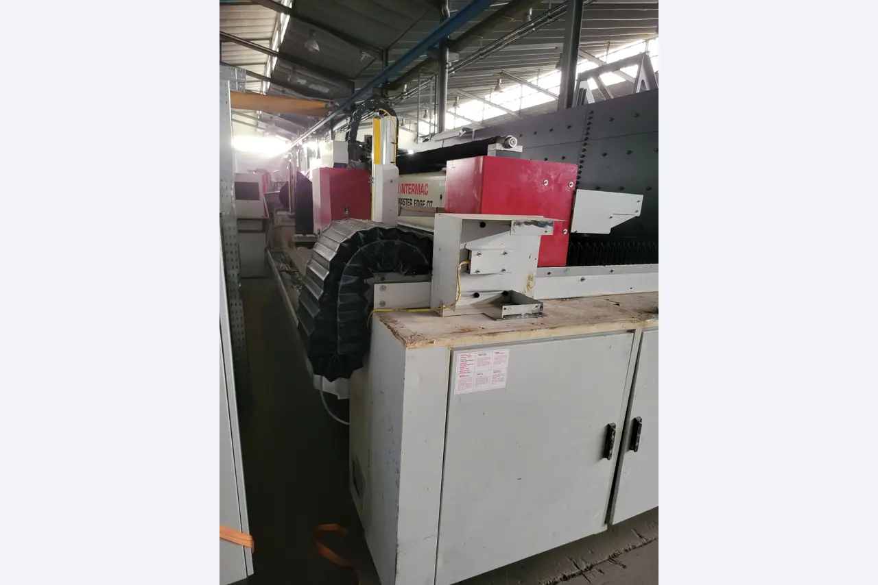 Sale of a complete warehouse of machinery for the glass industry in Spain-7