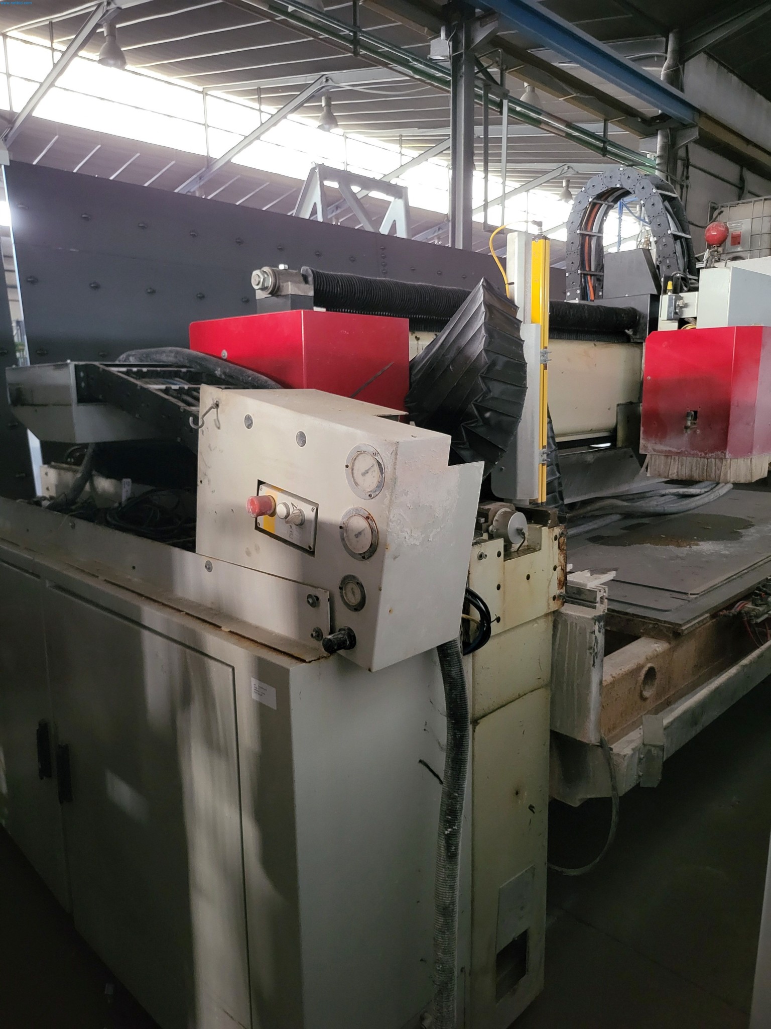 Sale of a complete warehouse of machinery for the glass industry in Spain-8