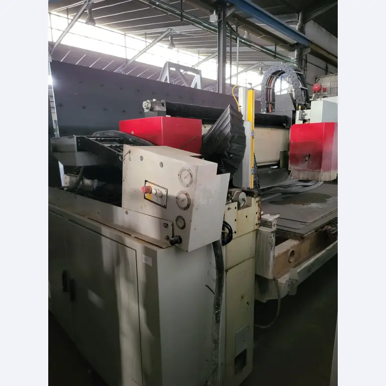 Sale of a complete warehouse of machinery for the glass industry in Spain-8