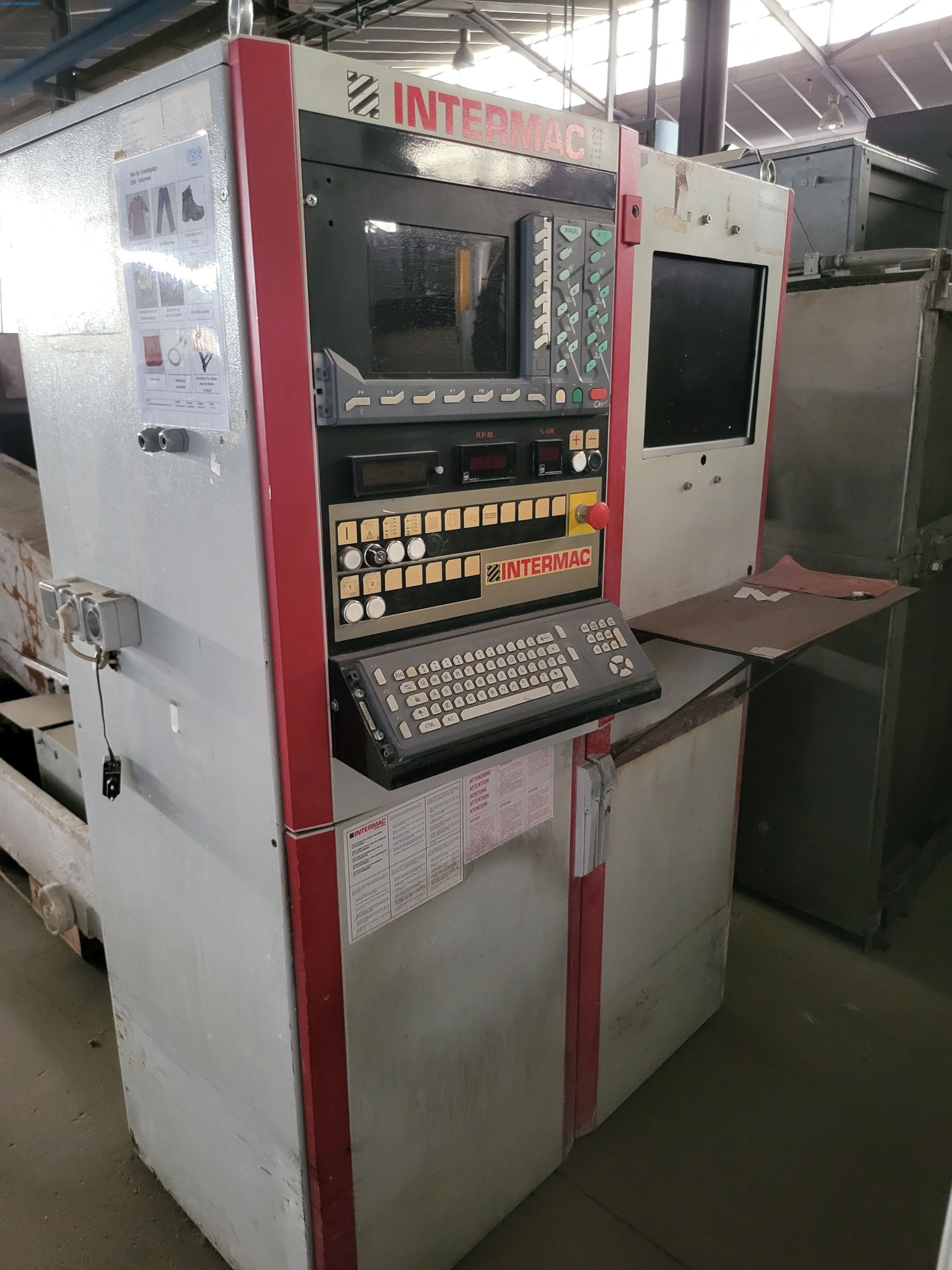 Sale of a complete warehouse of machinery for the glass industry in Spain-9