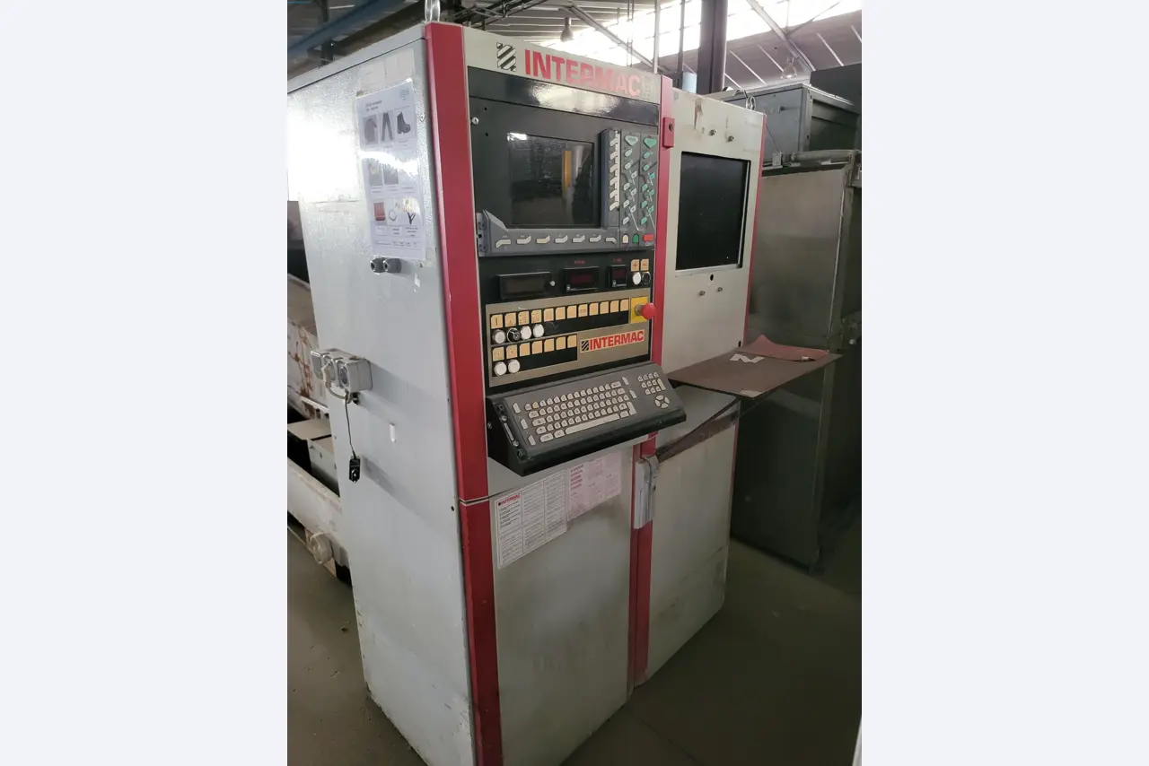 Sale of a complete warehouse of machinery for the glass industry in Spain-9