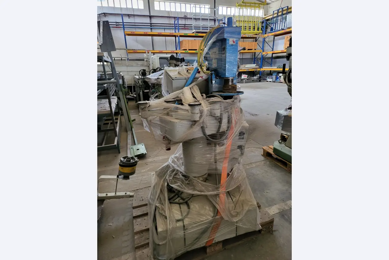 Sale of a complete warehouse of machinery for the glass industry in Spain-1