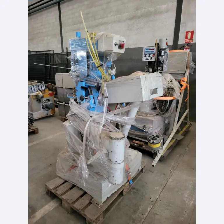 Sale of a complete warehouse of machinery for the glass industry in Spain-3