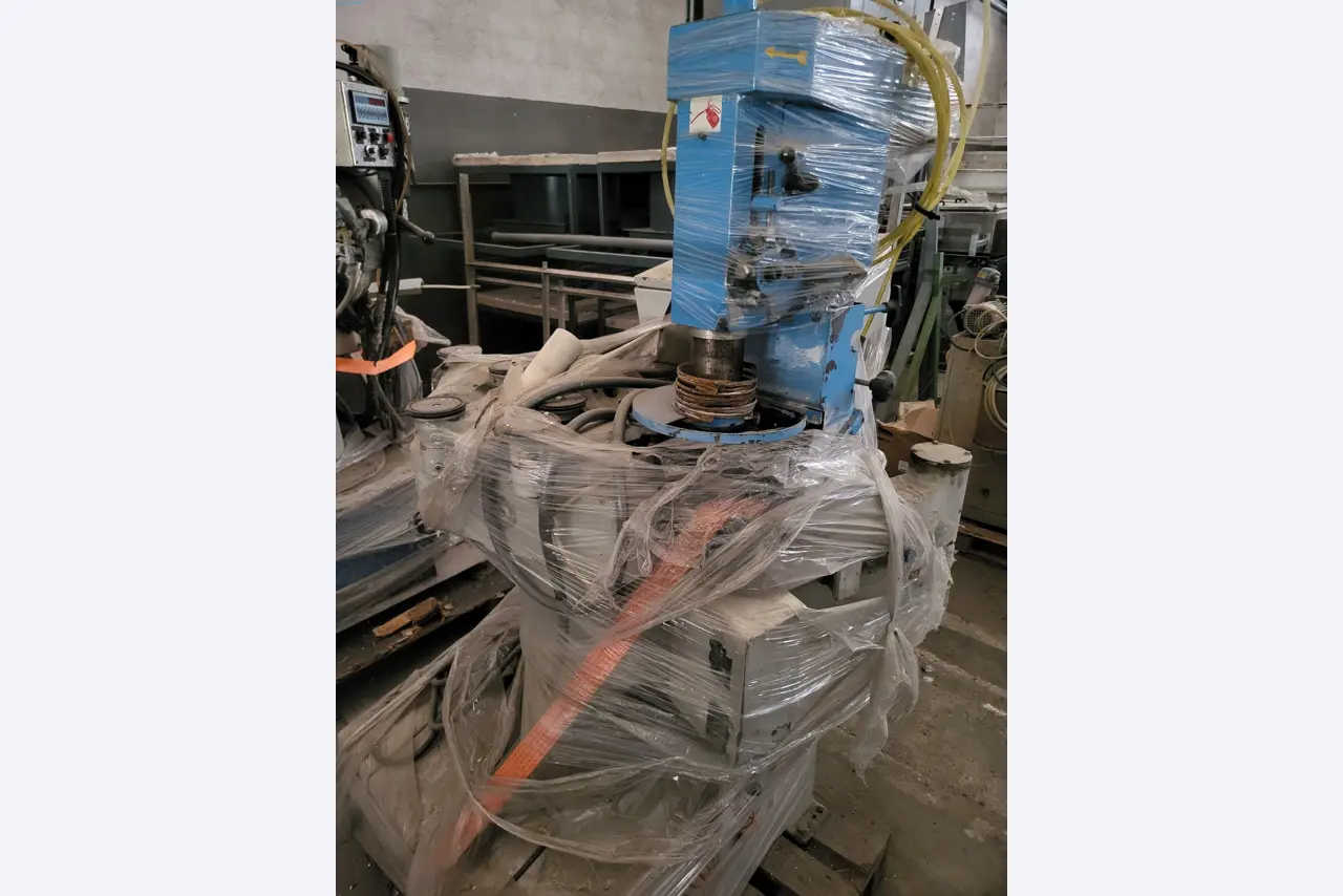 Sale of a complete warehouse of machinery for the glass industry in Spain-5